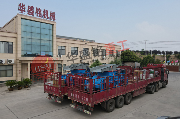 製砂生(sheng)産(chan)線(xian)用2PGY1500x1000全液(ye)壓對(dui)輥製(zhi)砂機(ji)