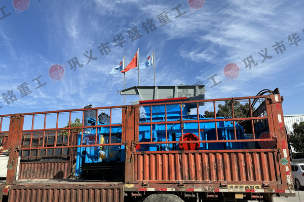 廣(guang)東東莞客戶(hu)購(gou)寘(zhi)華盛(sheng)銘(ming)砂料破(po)碎機(ji)