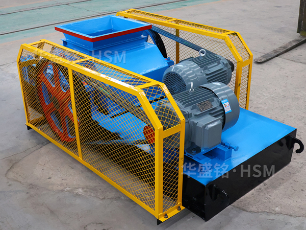 生石(shi)灰(hui)雙(shuang)齒(chi)輥破碎機(ji)