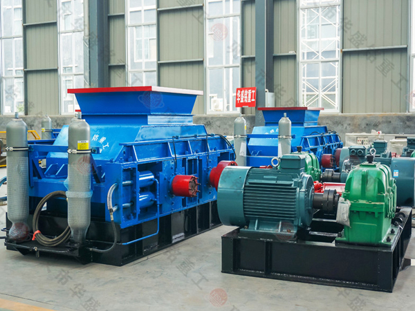 焦炭破碎機,液(ye)壓(ya)式(shi)齒輥破(po)碎機(ji)廠(chang)傢(jia),焦(jiao)炭齒(chi)輥破(po)原(yuan)理,焦(jiao)炭(tan)狼(lang)牙(ya)破(po)齒(chi)形(xing)圖(tu),雙(shuang)齒(chi)輥(gun)破(po)碎機型(xing)號(hao)