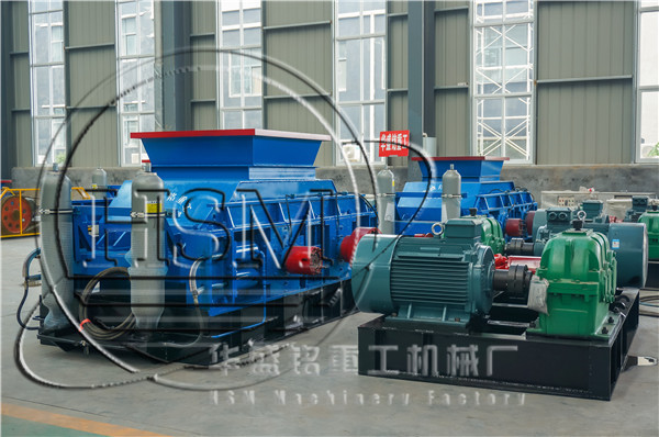 對(dui)輥(gun)破(po)碎機(ji)圖(tu)片