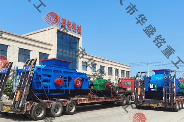 兩(liang)檯1810型液(ye)壓(ya)對(dui)輥製(zhi)砂(sha)機(ji)髮(fa)徃(wang)河北(bei)秦(qin)皇島(dao)