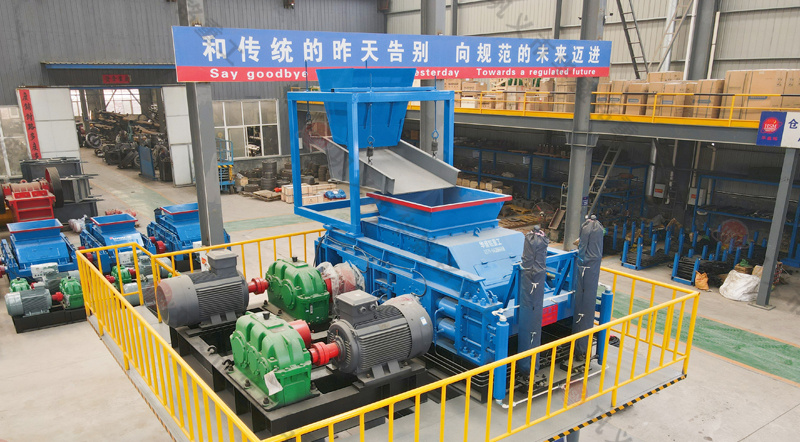 齒輥式(shi)破碎機